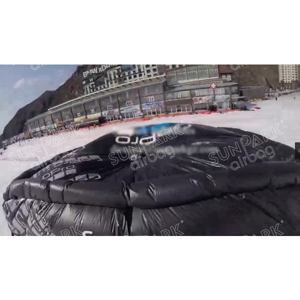 Airbag Jump Snowboard (4)