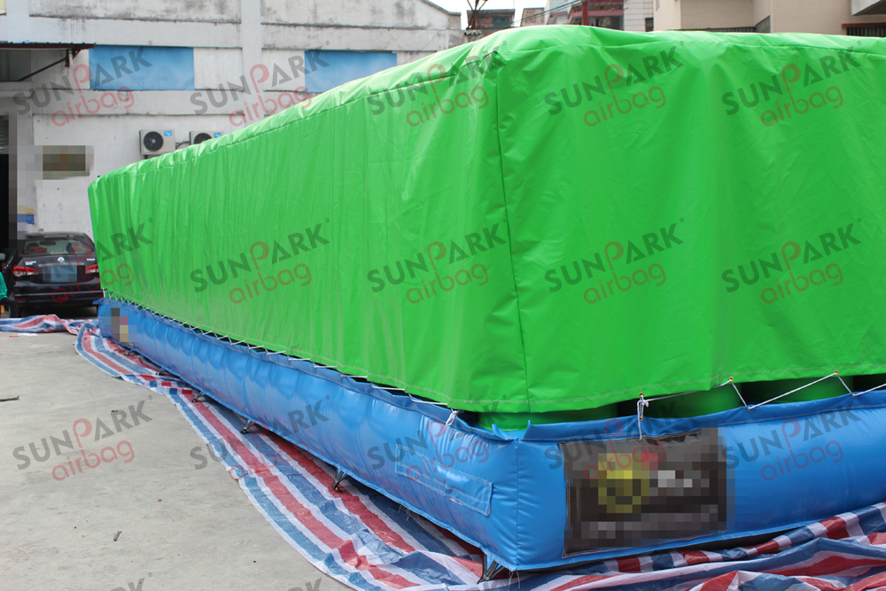 inflatable jump air bag (6)