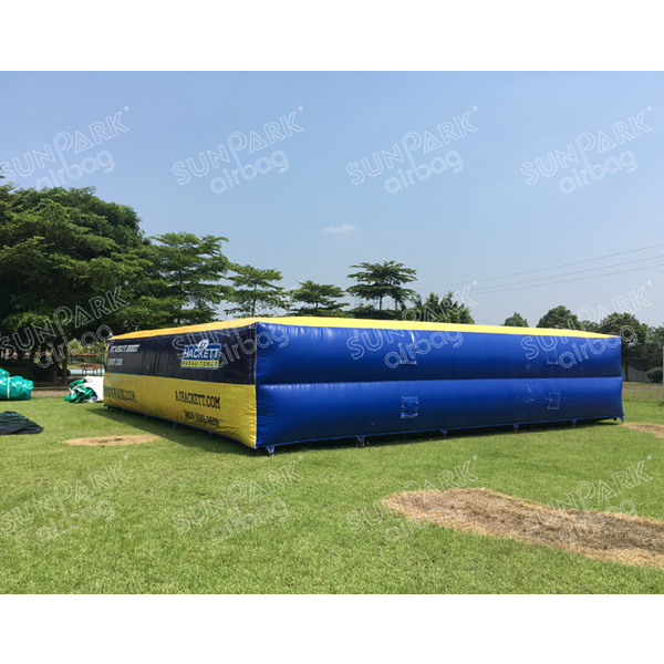 Inflatable Freestyle Airbags for Extreme Sports (1)